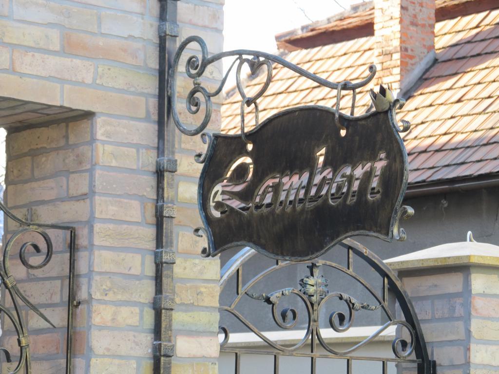 Family House Lambert Hotel Berehove  Luaran gambar